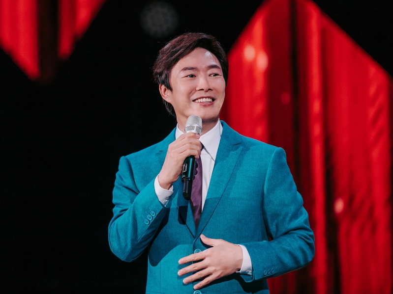 身價破10億！費玉清「忠孝東路每段都有房」　生活超節儉「一餐20元就解決」聚餐也都打包吃剩