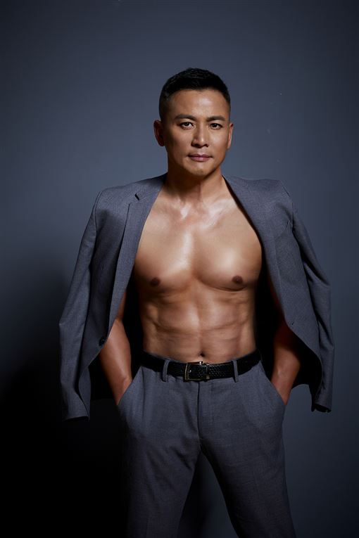 瘦回帥氣小生！50歲江宏恩「被笑飛龍變肥龍」2個月狂鏟13kg　早上必「空腹喝一杯特製果汁」養成冰塊肌