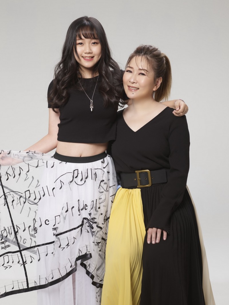 不靠媽闖星壇！張秀卿「17歲愛女曝光」氣質甜美　遺傳好歌喉「一開口驚豔全場」