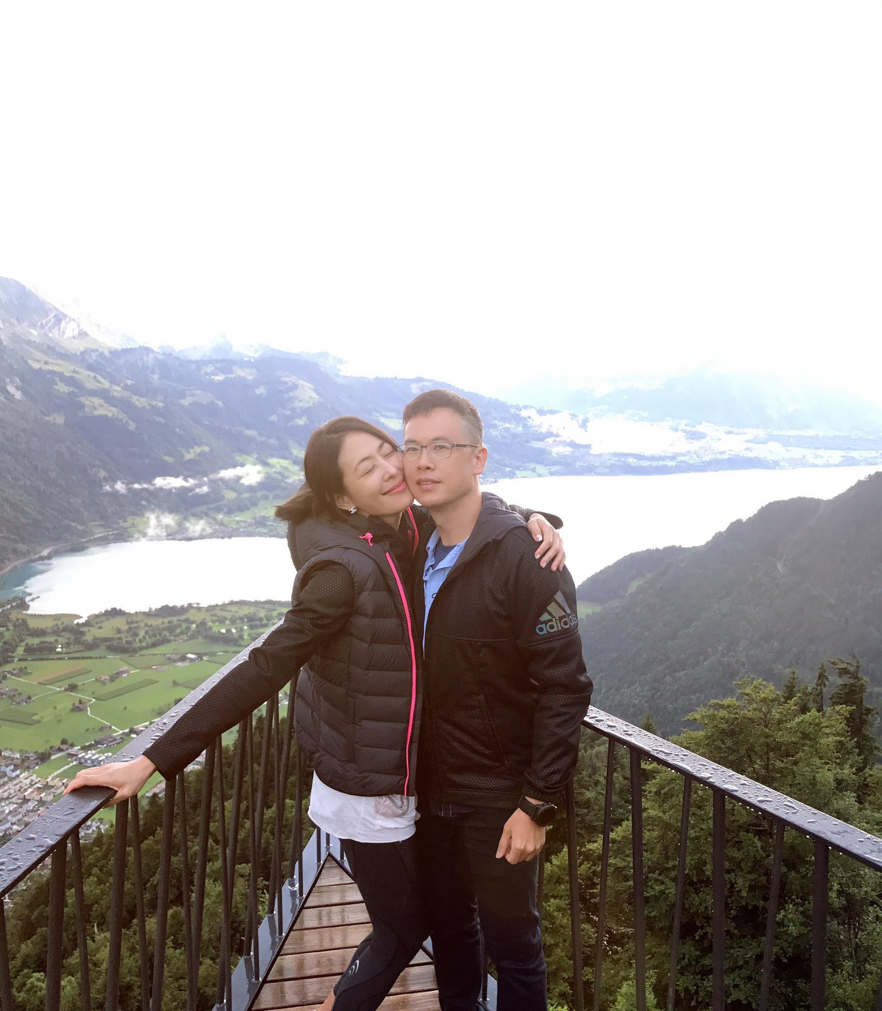 結婚24年超恩愛！突翻到老公手機「和小26歲嫩妹」甜蜜合照　賈永婕曬照氣喊：「膽子有夠大...」