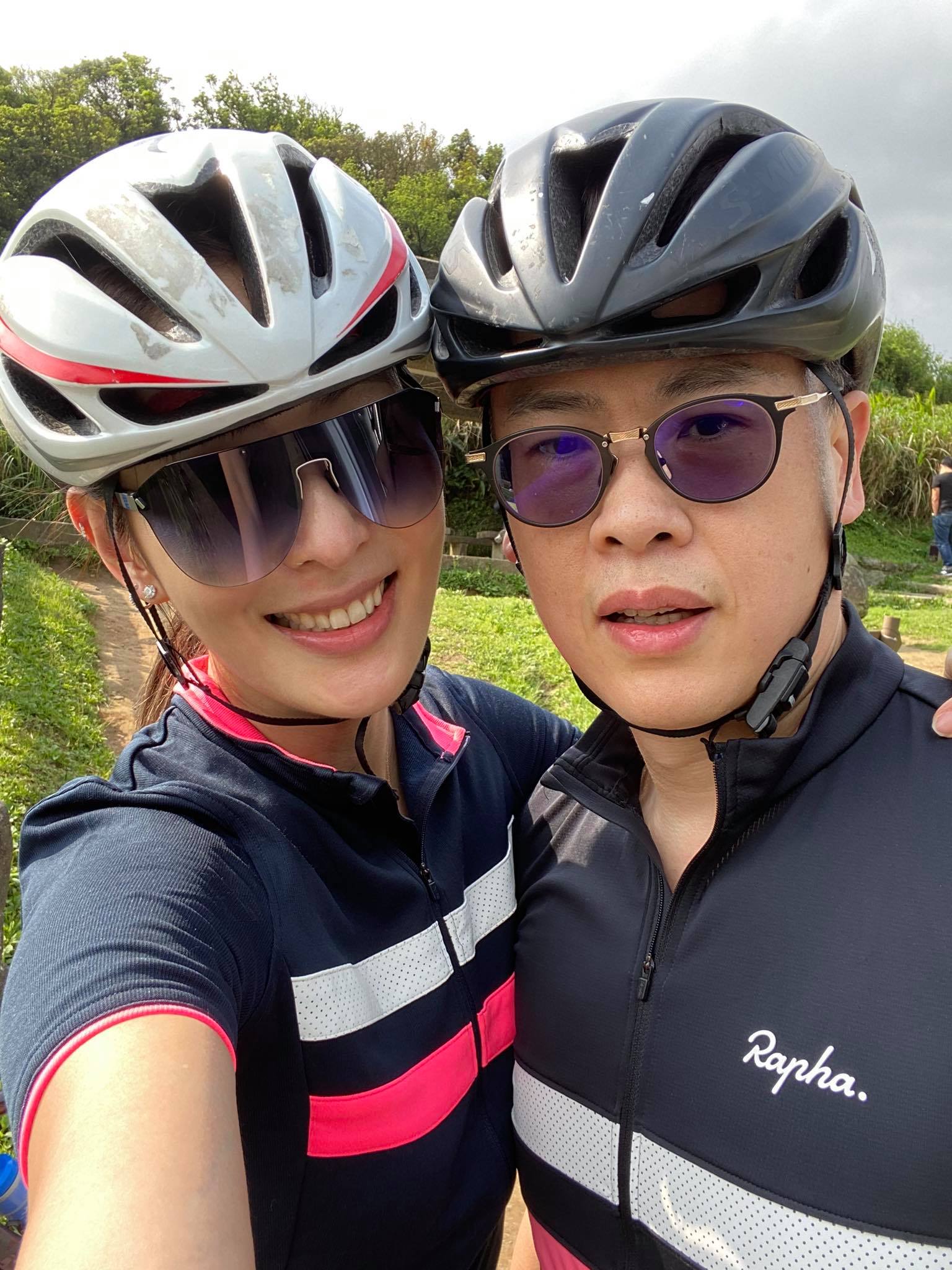 結婚24年超恩愛！突翻到老公手機「和小26歲嫩妹」甜蜜合照　賈永婕曬照氣喊：「膽子有夠大...」