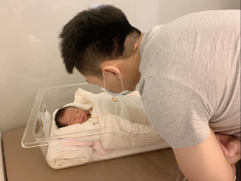 夫妻都是A型血「卻生出O型女兒」她嚇傻：我沒討客兄　護士曝真相「故意這樣寫的」差點鬧離婚