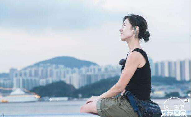 香港最美搬運工！因拉貨一夜爆紅後「牽手富二代」　 現狀曝光出人意料被狂讚：「三觀超正」