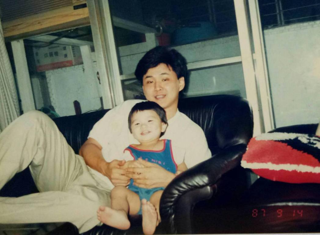 怨33年終放下！曾治豪哽咽「來世不想當賀一航兒子」　進入演藝圈才知「爸爸默默守護」：盡不了孝道
