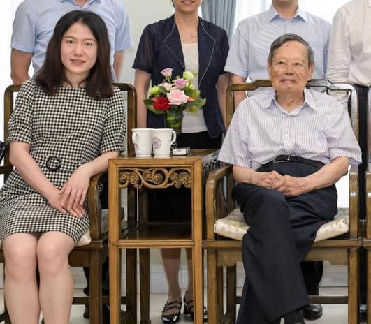 相差54歲的忘年戀！結婚16年恩愛如初「走後希望妻子再嫁」財產全留給兒女 