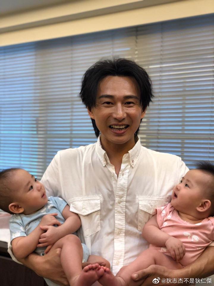 龍鳳胎長大了！顏嘉樂曝「二寶討抱抱影片」大喊：凍未條　老公寵她7年「有口角必先低頭認錯」