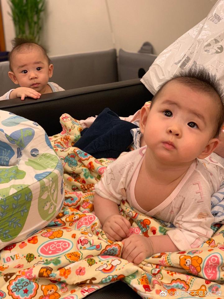 龍鳳胎長大了！顏嘉樂曝「二寶討抱抱影片」大喊：凍未條　老公寵她7年「有口角必先低頭認錯」