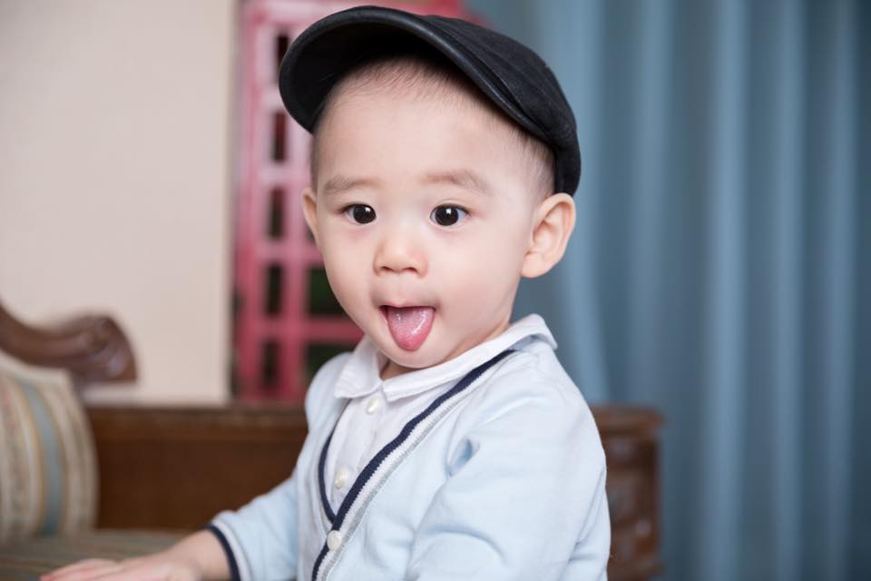 龍鳳胎長大了！顏嘉樂曝「二寶討抱抱影片」大喊：凍未條　老公寵她7年「有口角必先低頭認錯」