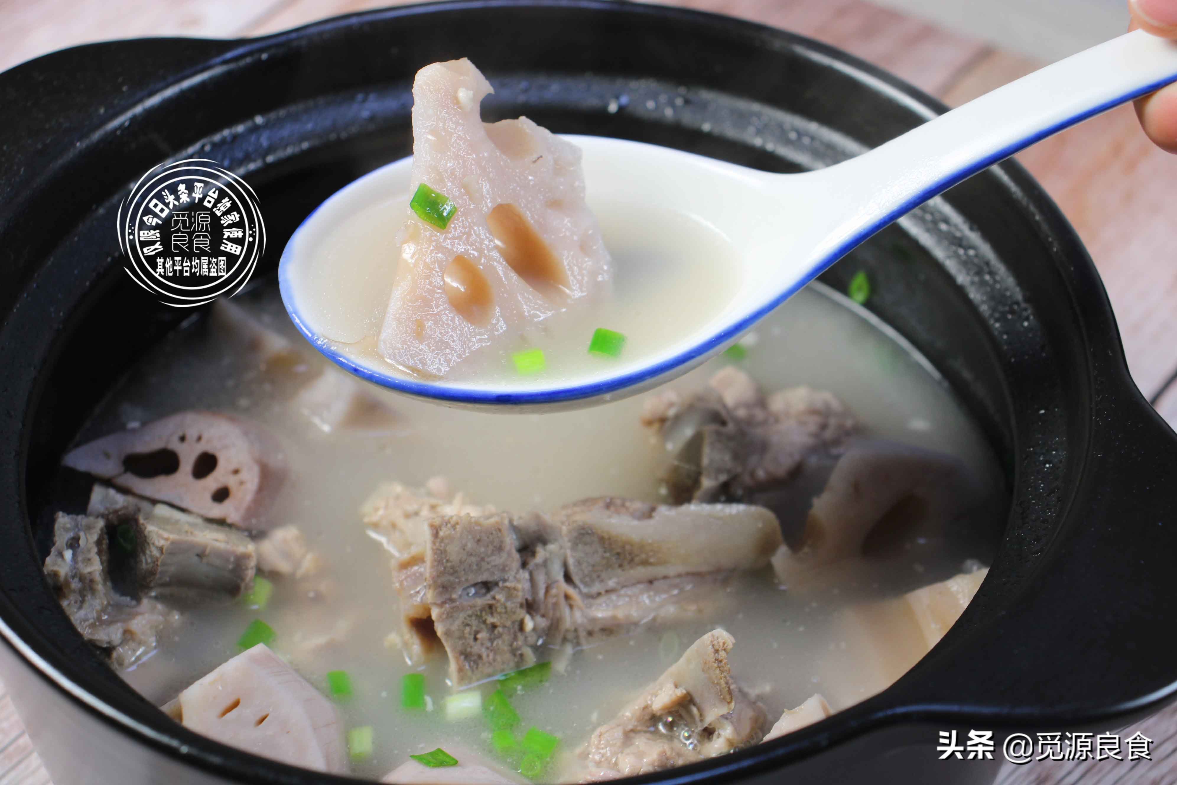 入秋後最適合煲蓮藕排骨湯！但是吃了30年蓮藕才知道，七孔和九孔的區別，別買錯了