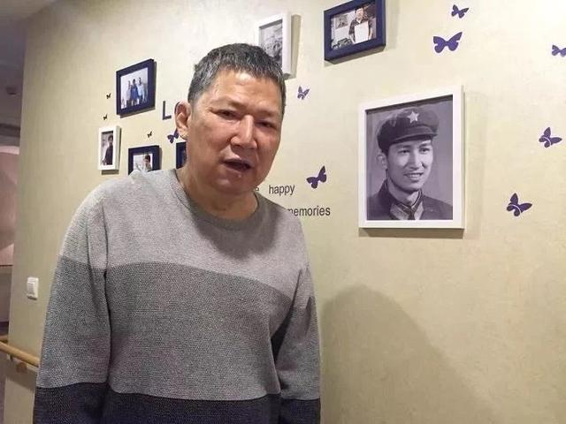 與大39歲女星相戀13年！「繼承70億財產」不知怎麼花「送錢捐款近3億」老年孤獨來世想娶妻生子