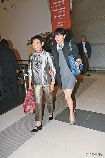 周星馳最愛的女人！斷開外遇尪「拉拔三兒女長大」　兒身價64億「她仍愛逛平價商店」私下節儉樸實