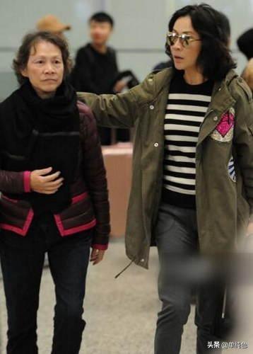 背後最重要的人！劉嘉玲母陪女兒圓夢「吃便當共住房間」　對「小倆口不生子」從介意到放下：相聚就是福