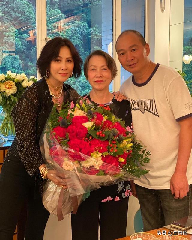 背後最重要的人！劉嘉玲母陪女兒圓夢「吃便當共住房間」　對「小倆口不生子」從介意到放下：相聚就是福