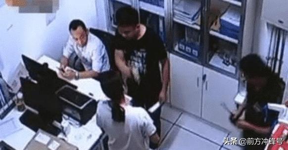 母親帶孩子逛超商！拿「空瓶結賬」被要求10倍賠償　母親堅持絕不退步：「我們顧客是你們的上帝」
