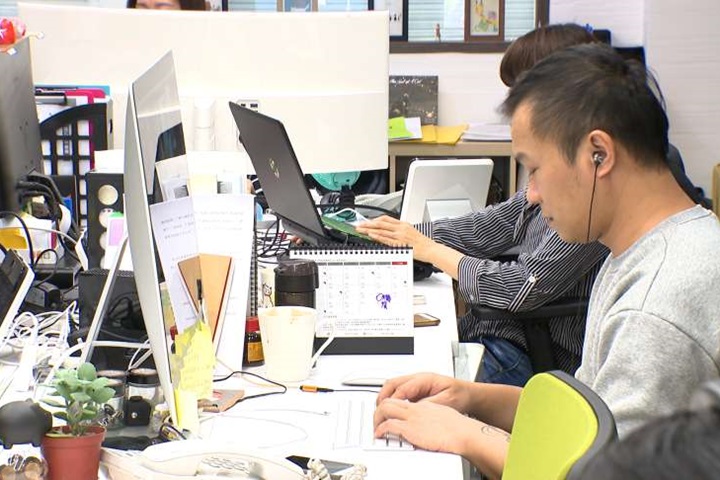 公司盈餘全分員工！老闆超大方「發每人26萬元年終」　福利多到數不清「還幫忙養孩子到高中」