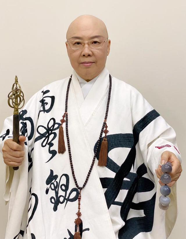 宣布還俗！恆述法師曝「復出尺度無下限」回演藝圈　誓當最狂尼姑「袈裟也不穿」：主持天王都找上門