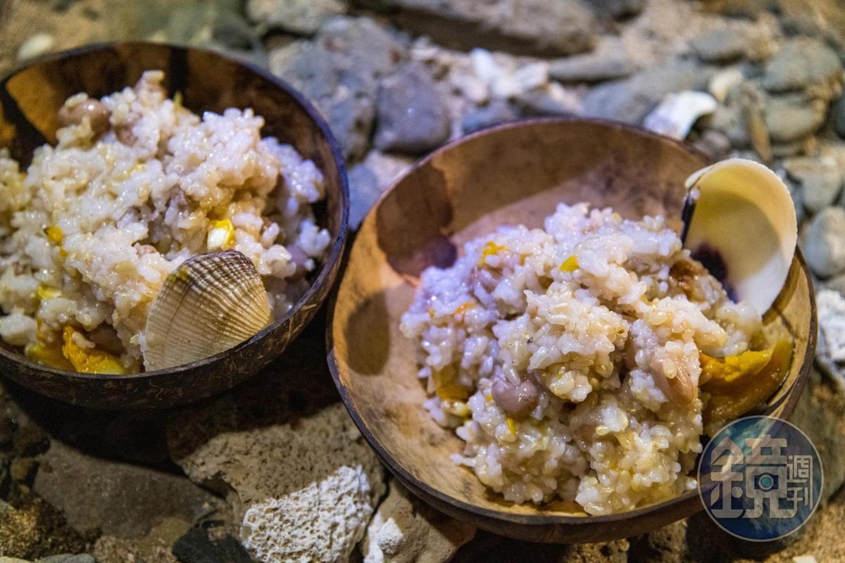 獨居澎湖小島！神秘年輕人「三合院原始生活曝光」2年自給自足　擁超狂背景「燒得一手好菜」5星級擺盤