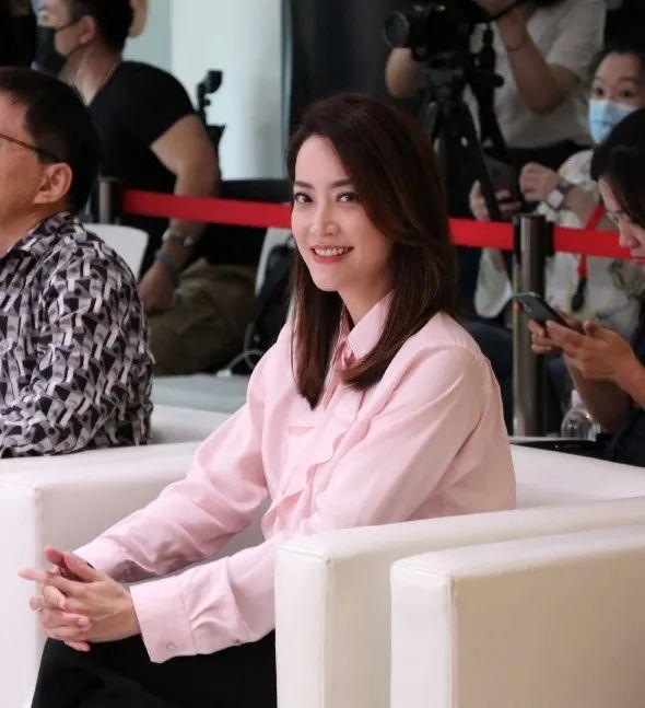 謝霆鋒背後的女人！百貨櫃姐轉行「一手捧紅他」旗下藝人都爆紅　「私下是平凡媽媽」女兒是最大安慰