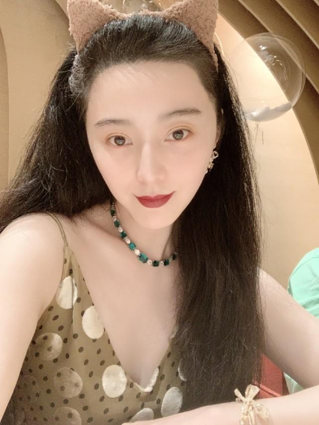 世紀大複合？李晨疑「豪花60萬包無人機」向范冰冰示愛慶生，空中字跡被瘋傳，雙方立刻發聲回應