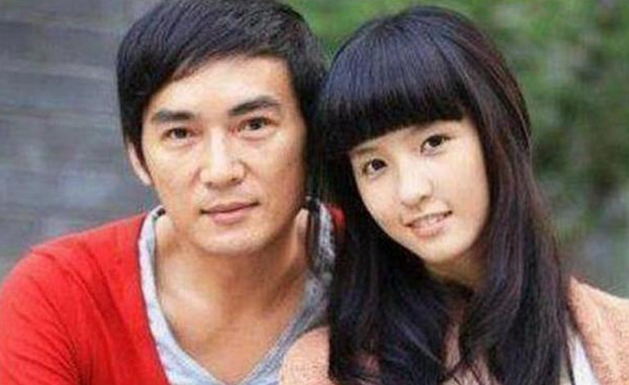 兩個女兒都美翻了！52歲焦恩俊罕曬「2女兒近照」　異母姐妹倆「長相都神似爸爸」小女兒低調更具古典美