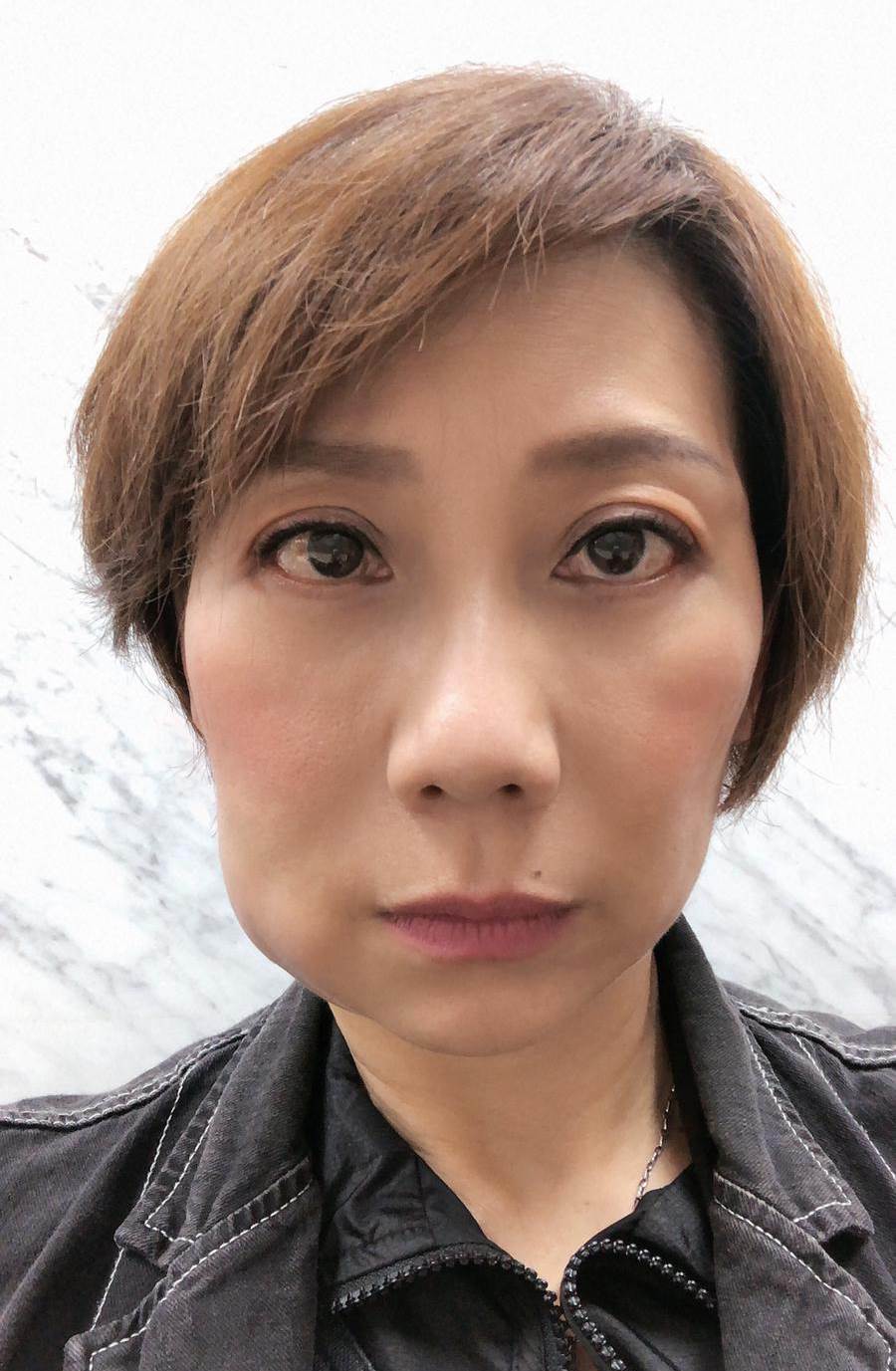 人生如戲！郎祖筠喪父2天「忍淚逗笑觀眾」畫面好揪心　帶團20年「沒領薪水還倒貼」傳承父愛