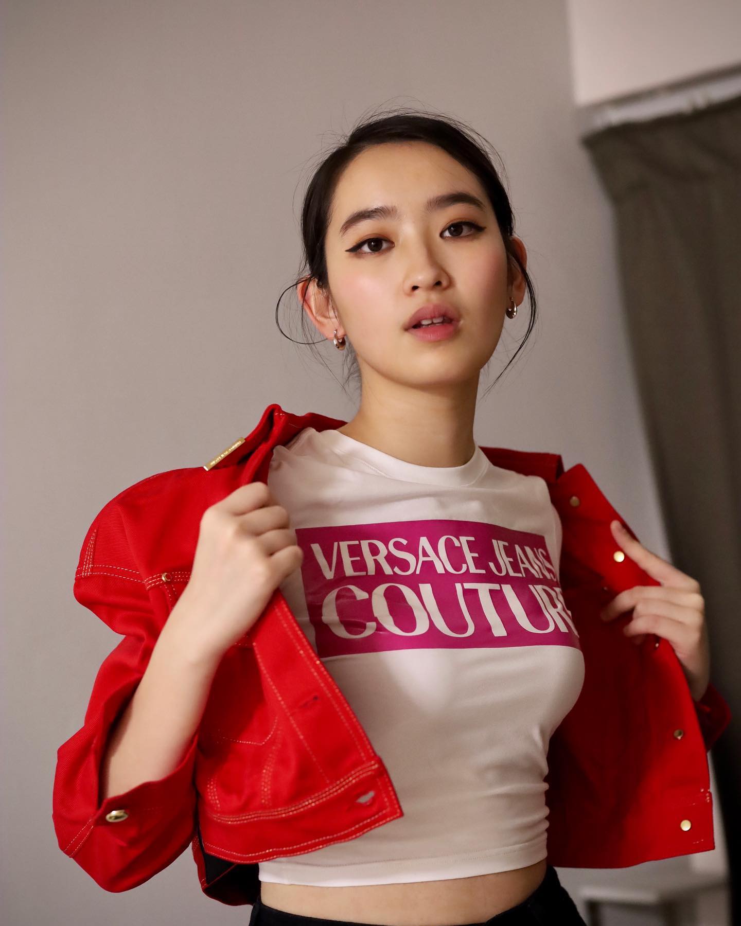 港版吳佩慈！龔慈恩20歲女兒「遺傳爸媽好基因」氣質超空靈　173公分「腳頂逆天長腿」母女私下感情超好