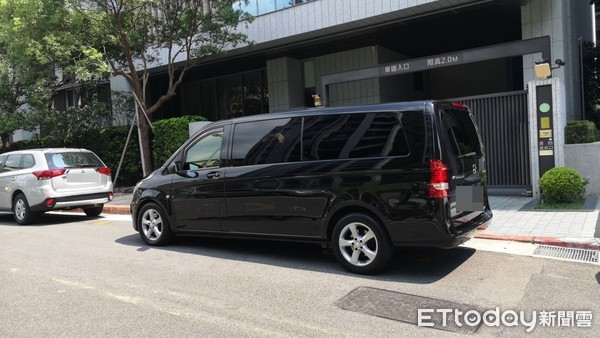 享年36歲！黃鴻升突然走了「警方初步判定出爐」　還原現場「他倒臥浴室前方」：口鼻都見紅