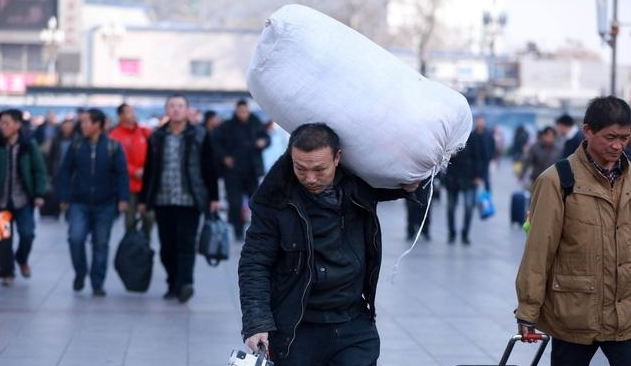 請假照顧老母親！老員工被罰3000元「老闆還逼其離崗」　5天後「噴了900萬」老闆直接傻眼：怎麽可能