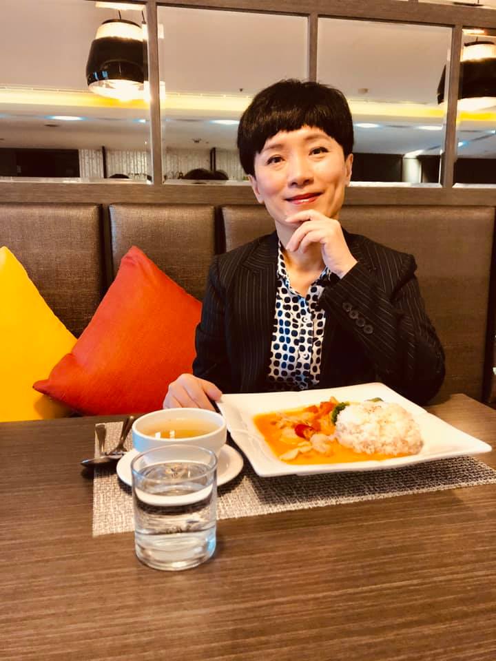 請先愛自己！豪刷20萬「買名牌包送兒女」女婿旅費也幫出　知名作家嘆「天下媽媽都像她」：別過度付出了