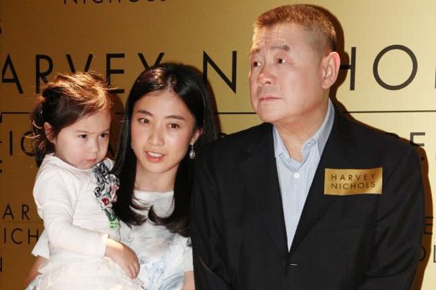 香港富豪劉鑾雄「與前妻17歲女」曝光！曾是最受寵女兒「獲贈上億鑽石」仍不開口喊爸　今曬芭蕾照氣質出眾