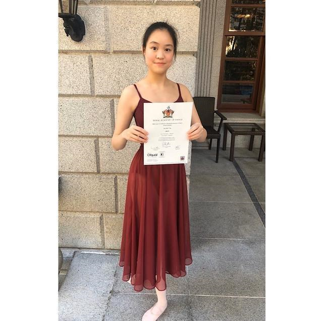 香港富豪劉鑾雄「與前妻17歲女」曝光！曾是最受寵女兒「獲贈上億鑽石」仍不開口喊爸　今曬芭蕾照氣質出眾