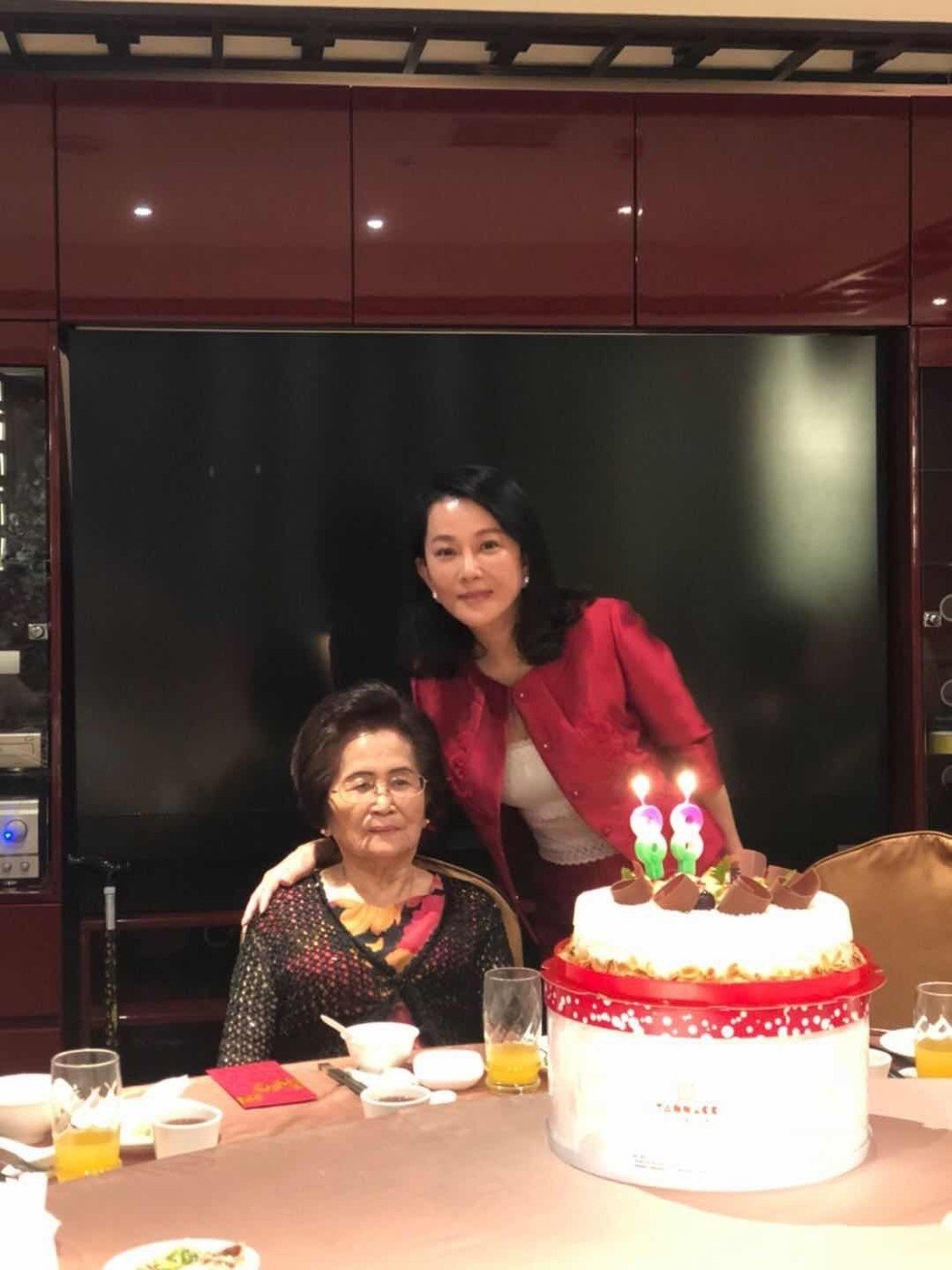 被誤會32年！《包青天》邱于庭「為子女還原真相」：從不是大哥女人　23歲帥兒「窩心伴母身旁」懂事惹心疼