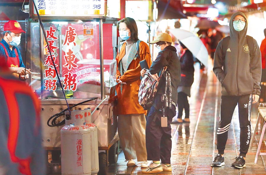 房貸7年還完！夫妻擺攤「咬牙買48坪豪宅」後悔喊：活得好煎熬　曝光「超節儉生活」網友喊不值得