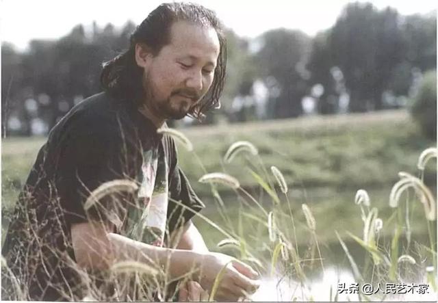 心中永遠的痛！歌手為女寫歌「她在6歲離開」再也不唱　每想起就哭「60歲走出傷痛」重獲新生