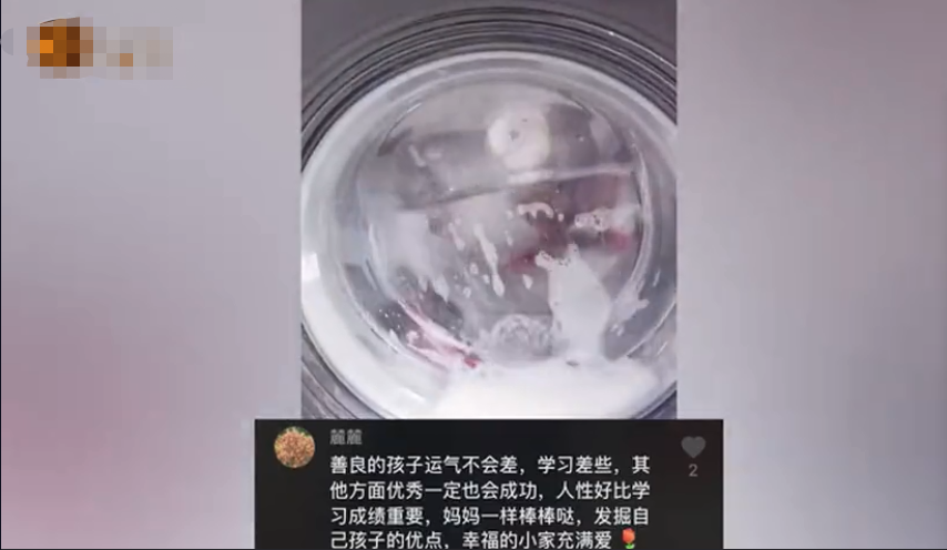 同桌沒有媽媽！國小生「故意錯穿」同桌的破校服　媽媽得知真相「洗凈縫好」：善良比成績更重要