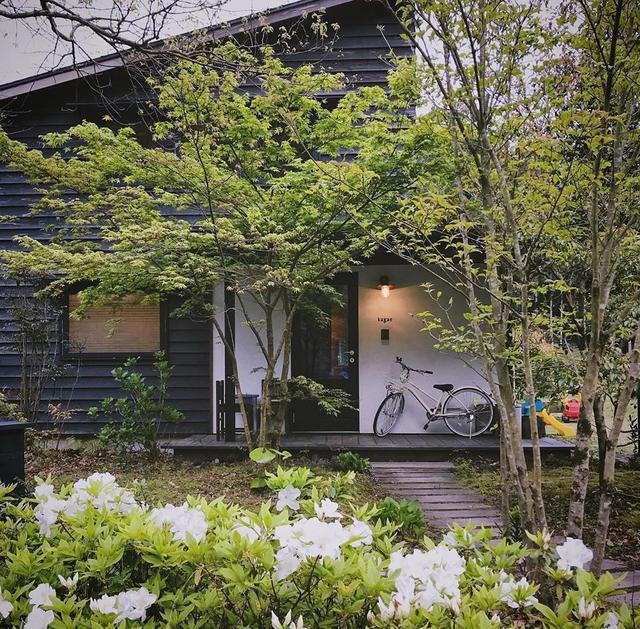 找回快樂童年！一家五口「棄都市搬回鄉下」孩子無時無刻在笑　大自然「成最棒遊樂場」日子令人羨慕