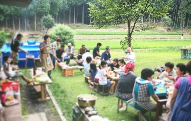 找回快樂童年！一家五口「棄都市搬回鄉下」孩子無時無刻在笑　大自然「成最棒遊樂場」日子令人羨慕