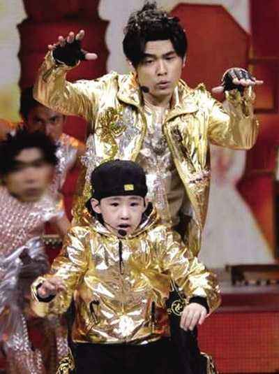 神童去哪了？七歲天才童星「為周杰倫伴舞爆紅」能頭轉40圈　11年後「近況曝光」引人痛惜