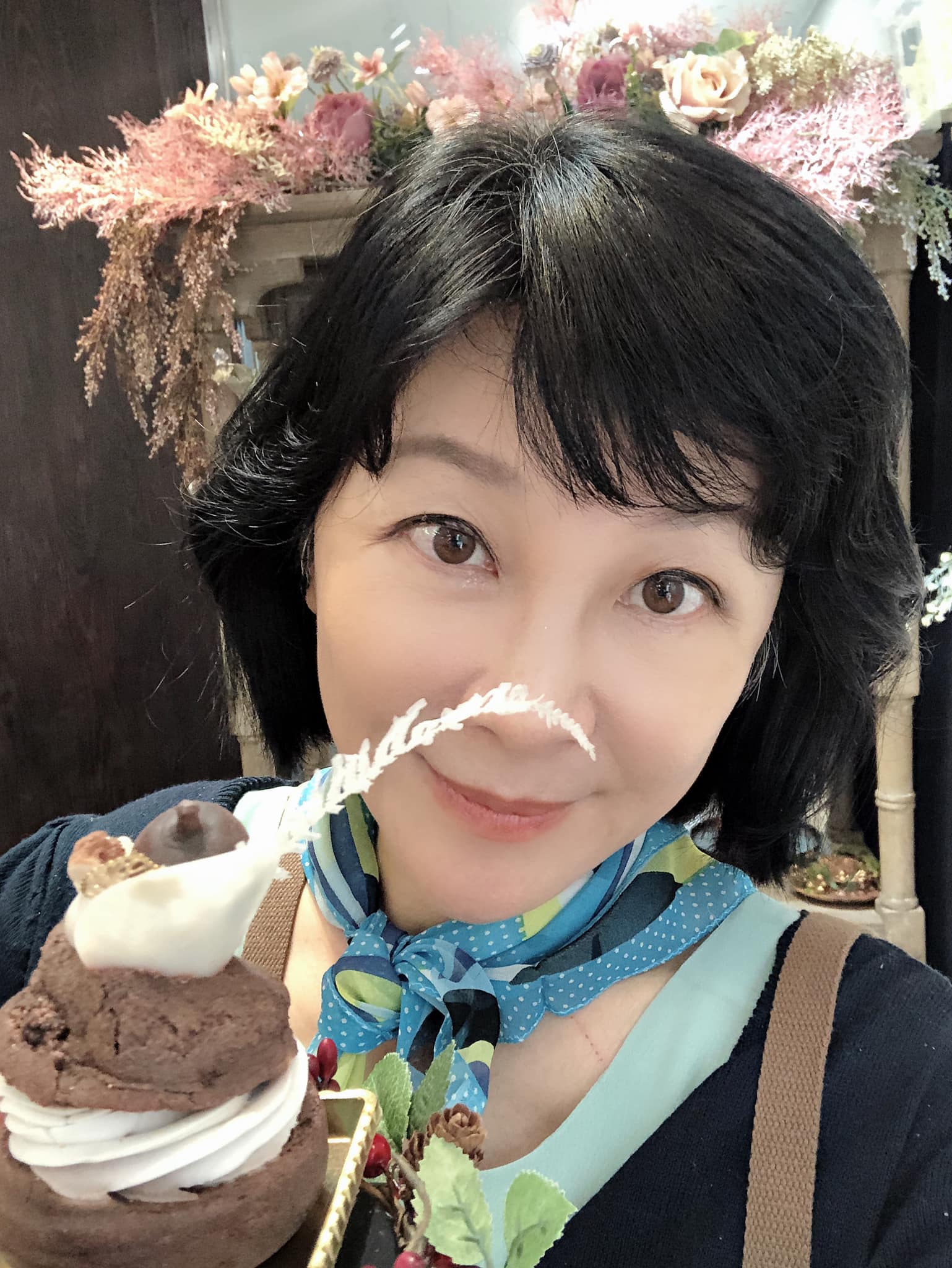 時間用錢買不到！58歲名主持人「拒絕72萬月薪」專注退休生活　擁身家2億「精神更富有」：別被年紀限制