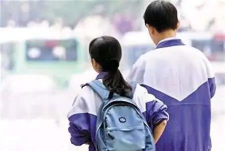 16歲女兒：「爸，我今晚要去男朋友家睡」　父親的做法「堪稱典範」令無數網友狂讚：明智又暖心