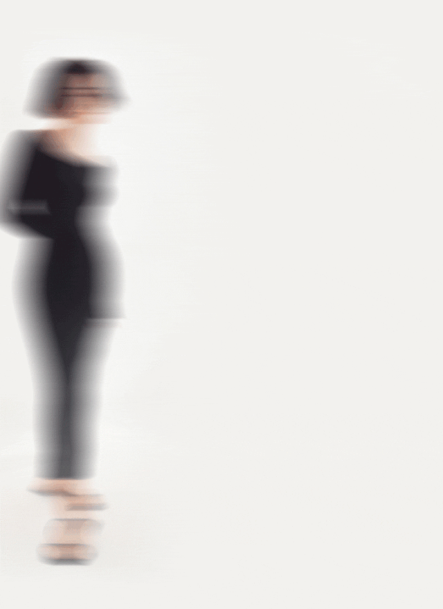 根本看不出年齡！51歲王菲最新廣告大片曝光「穿裹身長裙」展曼妙曲線　好友趙薇：她其實很有料