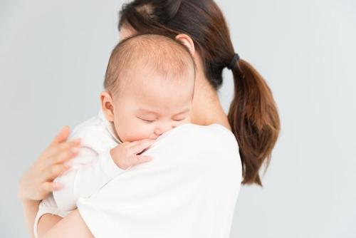  世上最矮小的母親！不顧醫生反對「強行生子」　3個孩子「現狀」被曝光：全家永遠的痛