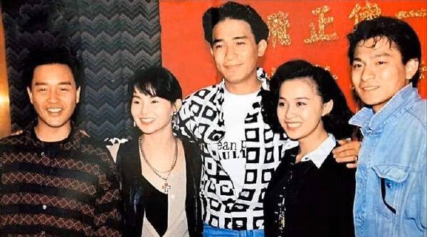 天王魅力不減當年！60歲劉德華開直播慶生「穿黑西服唱歌」帥氣不輸小鮮肉　「劉嘉玲PO文」送祝福感情超好