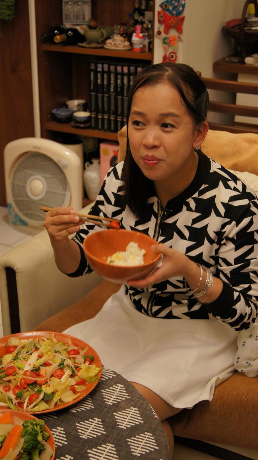 新住民影后曝「婚後第一天婆婆秒變臉」泣訴：把我當傭人　婆婆患重症「她天天照顧」臨終前終和解