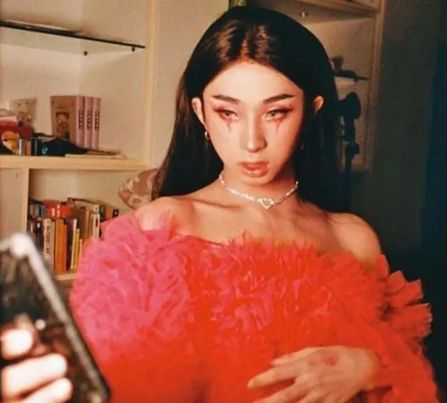 伊能靜哈林兒再曬女裝照！18歲哈利PO文「稱永遠都是女生日」　穿粉紗裙+少女妝容「狂凹造型」超自信