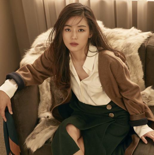 女神的媽媽到底有多美？全智賢母親首次曝光　「氣質清冷臉更高級」魅力不輸女兒半點