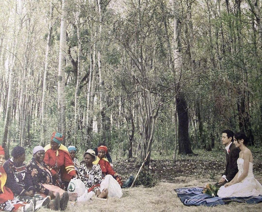 喜得二胎？46歲男神吳彥祖「曬產房抱嬰照」難掩燦爛笑容　更寵溺配文「愛你勝過世界上的一切」引熱議
