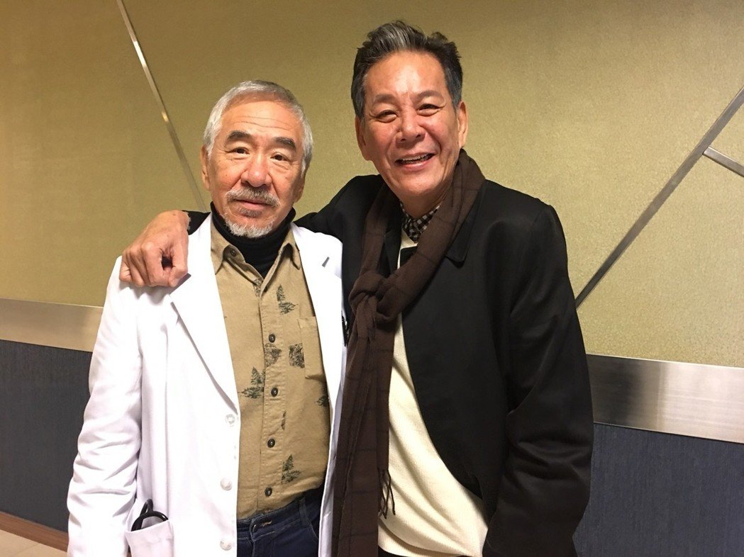 上一秒開心聚餐！80歲歌王目睹「友人突咚一聲倒下」　接連送走老友嘆：「發作沒人救得了」