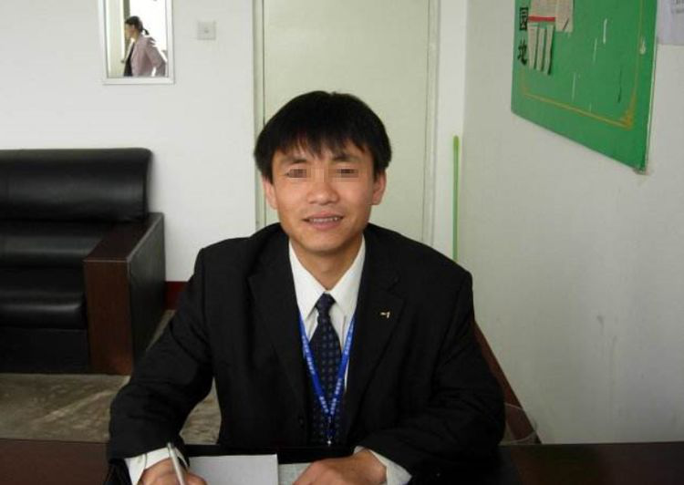 男子給妻子發簡訊！錯發到「工作群」　 隔天到公司後發現「自己升職了」老闆出門親自迎接