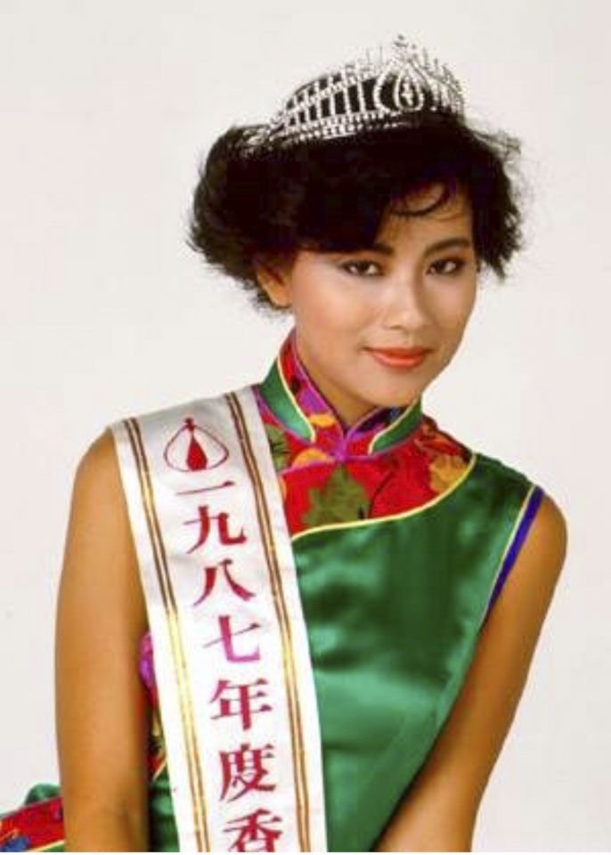 人生由苦轉甜！電眼美人失婚二嫁「無名港姐躍升台灣豪門」　擁龍鳳胎曝「23年恩愛秘訣」：從來不管丈夫